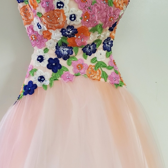 Prom dress - Picture 3 of 5